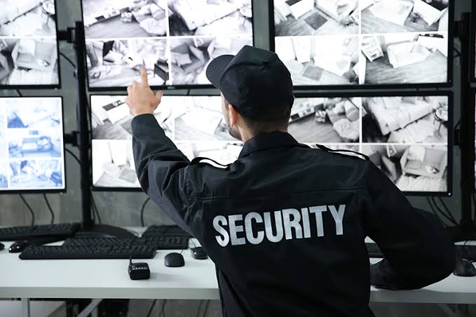 4 Tips for Improving Home Security with the Help of a Security Guard