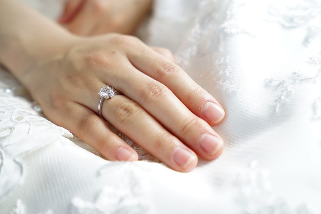 Selecting Engagement Rings for Homebodies